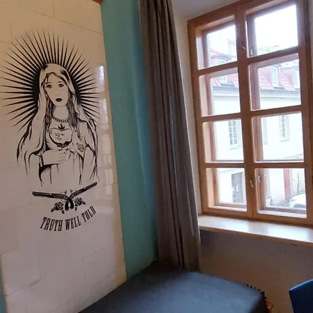 Hostel 25