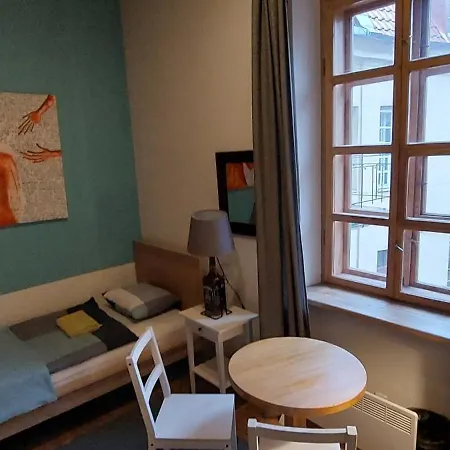 Hostel 25 *