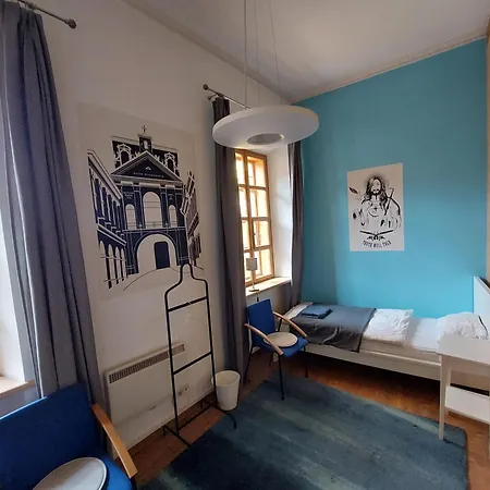 25 Hostel *