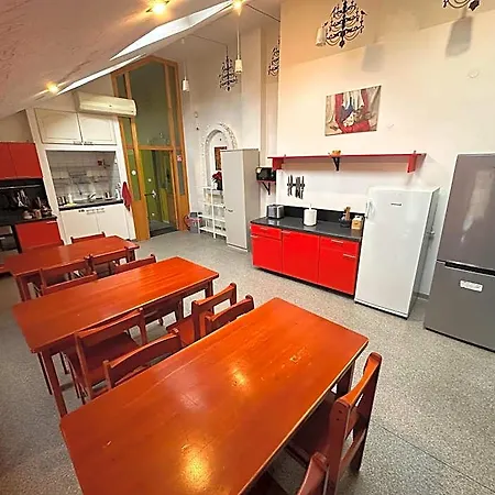 25 Hostel *